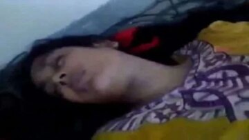 Ankhen Band Karke Chudai Ka Maza Leti Hui Gf