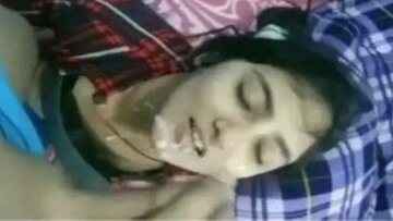 Gf Ke Ghar Jake Muth Mara Aur Chehre Par Maal Pheka